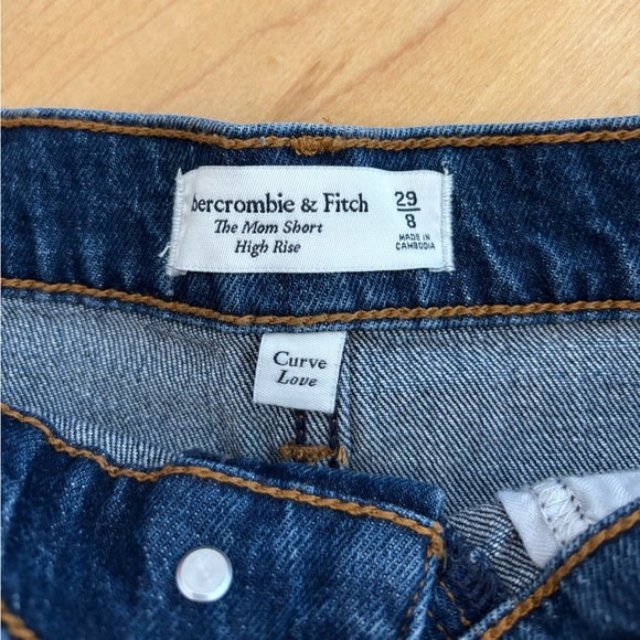 Abercrombie & Fitch Jean Shorts Curve Love Size 29/8 NWT - Picture 4 of 5